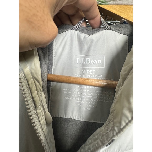 LL Bean Womens Puffer Coat Lightweight Full Zip Hooded Insulated Gray M PET - Picture 2 of 4